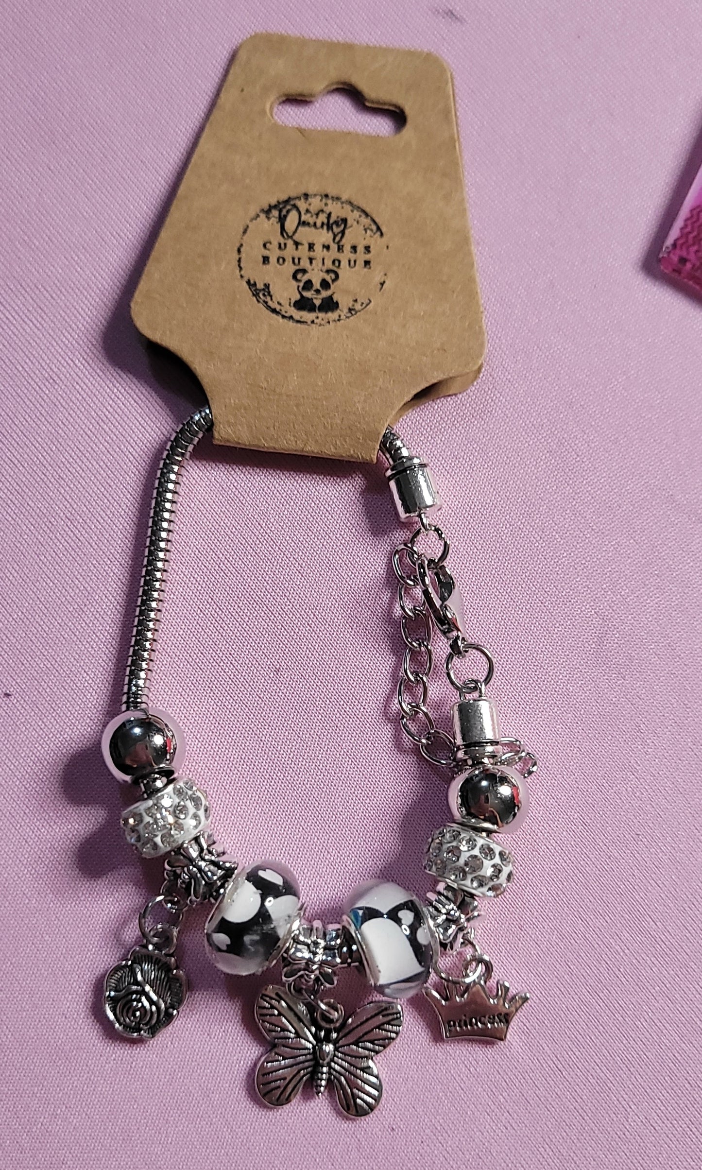 Elegant Butterfly & Rose Charm Bracelet - Boho-Chic Silvery