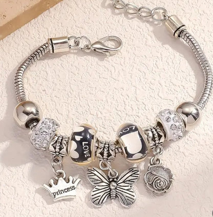 Elegant Butterfly & Rose Charm Bracelet - Boho-Chic Silvery